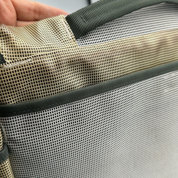 Vintage Patagonia Black Hole Messenger Laptop Bag Cross Body Green Reflective - Picture 14 of 14